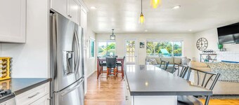 Cozy Oaks | A coastal getaway with idyllic scenery!