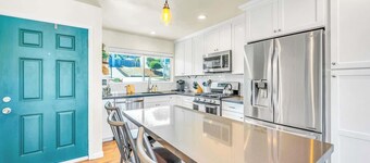 Cozy Oaks | A coastal getaway with idyllic scenery!