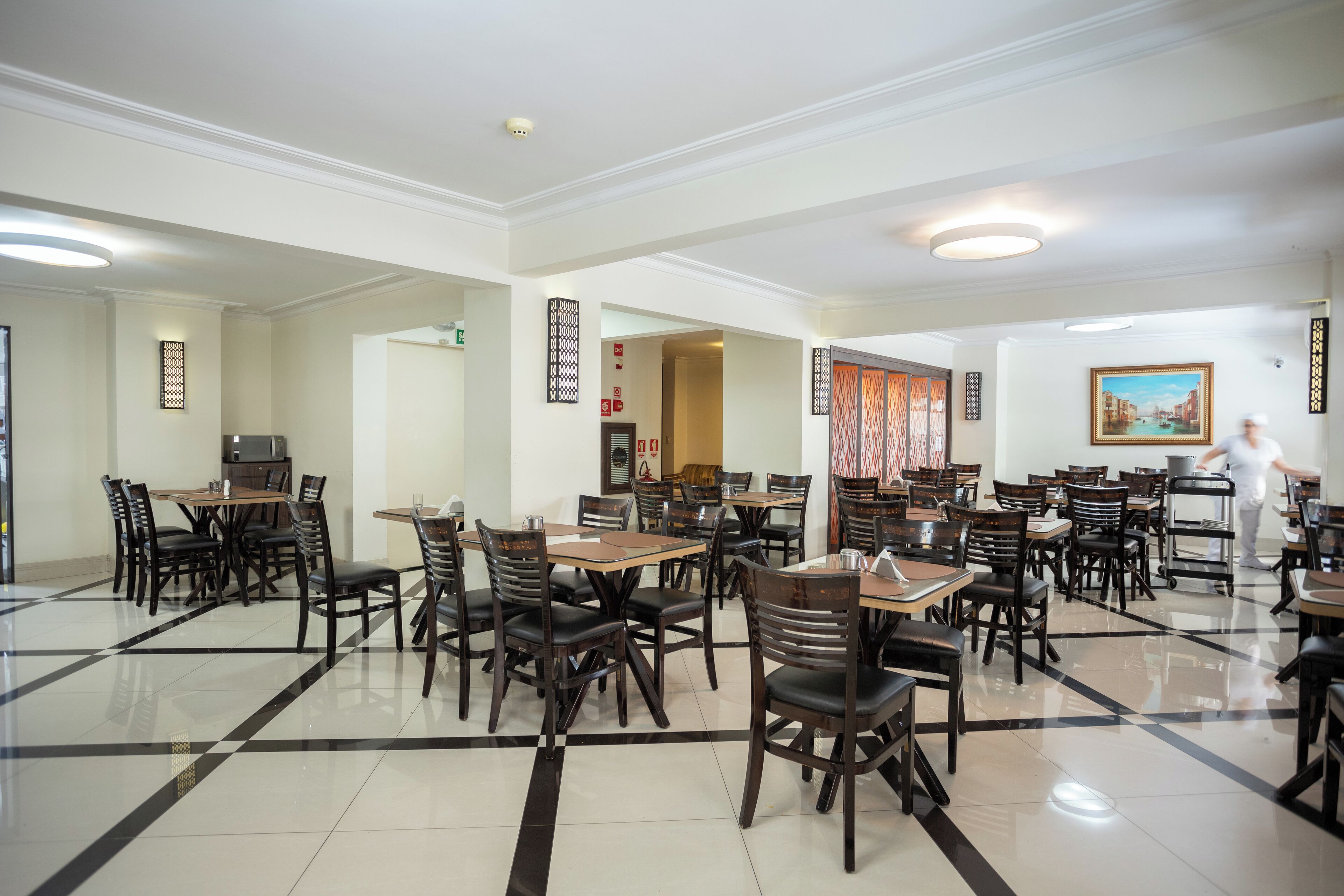 包含每日自助早餐