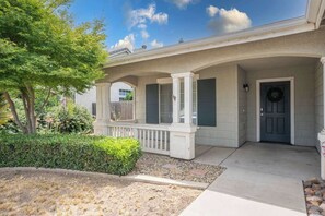 Exterior - University Pastoral - Family Perfect Close to UCM (Merced)