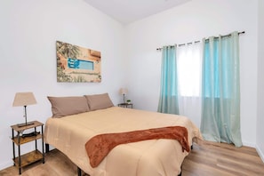3 bedrooms, WiFi, bed sheets - Yosemite Gateway Home Near UC Merced Sleeps 6 (Merced)