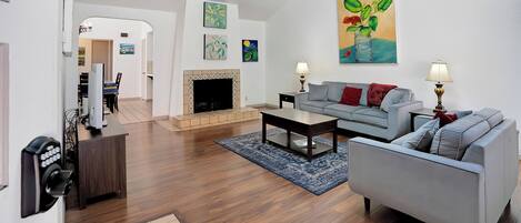 Télévision, cheminée