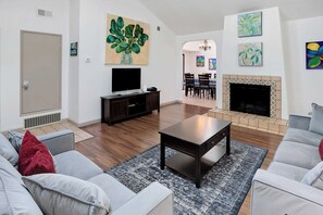 TV, fireplace