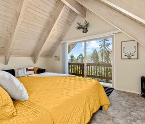 3 bedrooms, WiFi, bed sheets - Cavu Cabin |  A classic mountainside escape (Auberry)