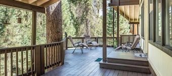 Fully Renovated 3BD at Yosemite's South Gate