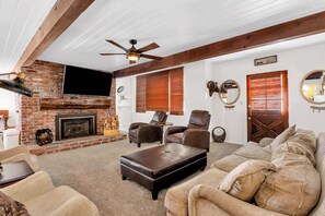 TV, fireplace