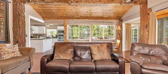 Immersed in Nature!  Manzanita Cabin w/Hot Tub