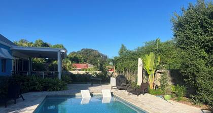 Villa By The Bay
Luxury 3 bedroom all ensuite, private pool, pickleball court