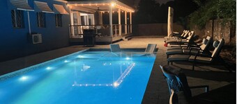 Luxury 3 bedroom all ensuite gourmet kitchen dining area pool pickleball court