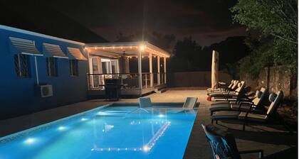 Luxury 3 bedroom all ensuite gourmet kitchen dining area pool pickleball court