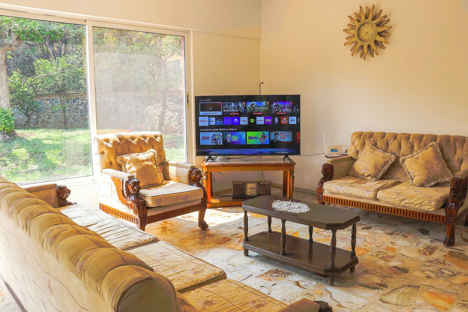 Villa Deluxe, vista a la montaña | Sala de estar | Televisión 