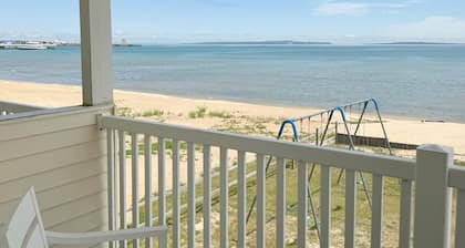 Beachcomber of Mackinaw