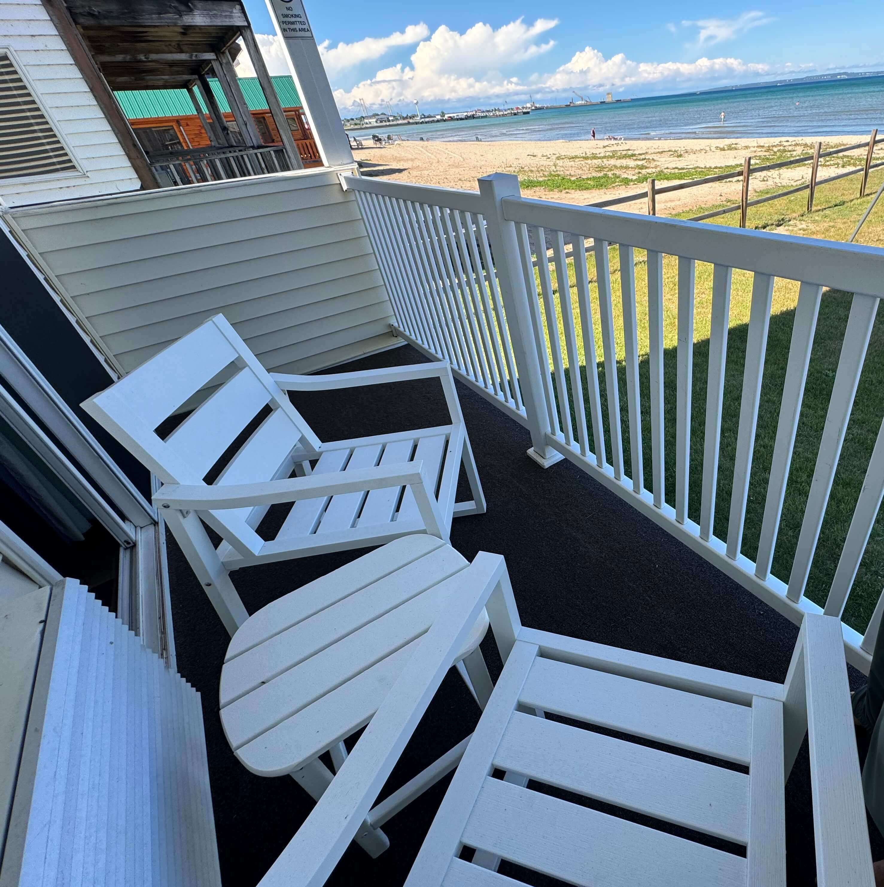 Phòng, 2 giường cỡ queen, quang cảnh hồ, tầng trệt | Hiên