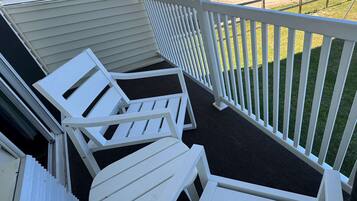 Phòng, 2 giường cỡ queen, quang cảnh hồ, tầng trệt | Hiên