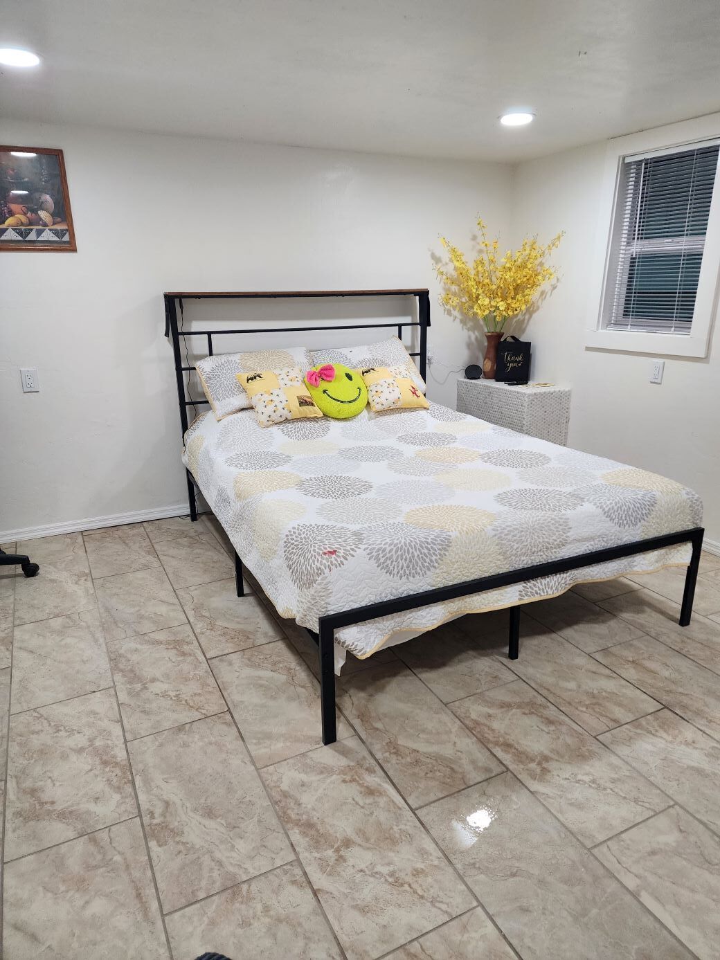 Desk, free WiFi, bed sheets