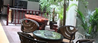 Luoping Star River Express Hotel