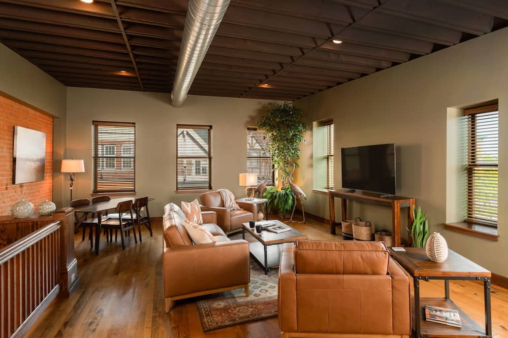 3rd Street Lofts - Hatley, WI