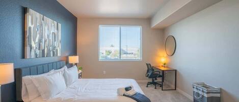 2 bedrooms, iron/ironing board, WiFi