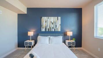 2 bedrooms, iron/ironing board, WiFi