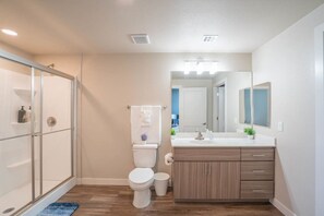 Bathroom - Heart of Tempe  Balcony, Pool, Gym, WD, Parking (Tempe)