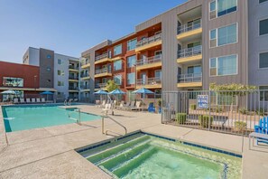 Pool - DT Tempe Retreat | Pool,Gym,Parking,W/D,Balcony (Tempe)