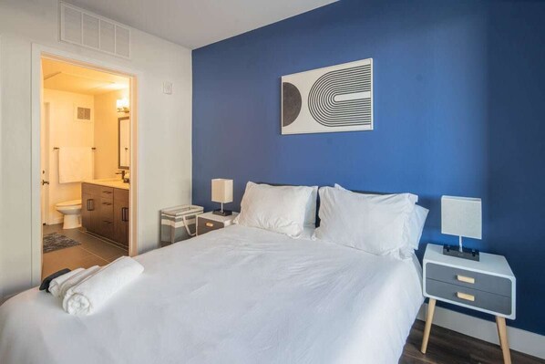 1 chambre, fer et planche à repasser, Wi-Fi, draps fournis