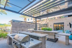 屋外ダイニングエリア