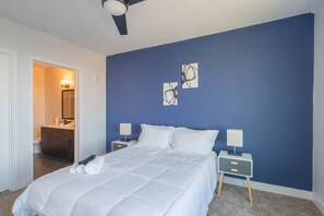 2 chambres, fer et planche à repasser, Wi-Fi, draps fournis
