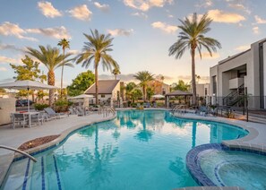 Pool - Walk to Old Town: Gym, Pool, W/D, Pkg & Balcony (Scottsdale)