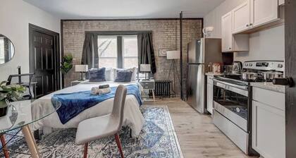 Stylish Studio Near Beach & Bars, Downtown Milwaukee
