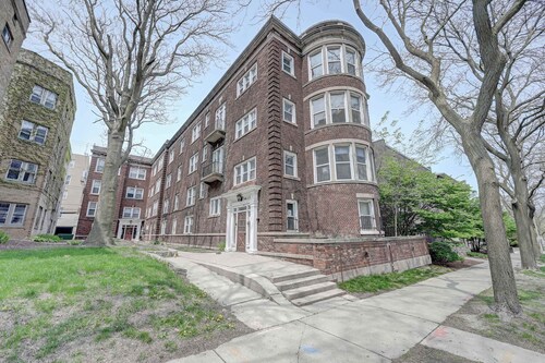 Stay at CDT in Milwaukee | Studio w/ Full Kitchen