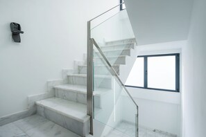 Staircase - LEMON APARTMENT & HOTELS (Madrid)