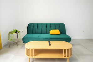 Entreplanta Familiar | 1 sovrum, minibar, arbetsyta för laptop och mörkläggningsgardiner