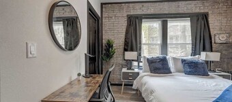 Chic Studio Apartment in McKinley Beach & Brady St