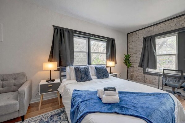 Iron/ironing board, WiFi, bed sheets