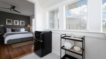 1 chambre, bureau, fer et planche à repasser, Wi-Fi