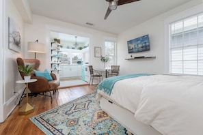 1 bedroom, desk, iron/ironing board, WiFi