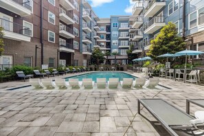 Pool - Near CPCC & light Rail | Pool, Gym, W/D & Parking (Charlotte)