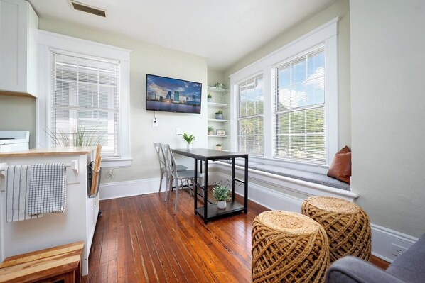 Interior - The Urban Sanctuary - Walkable Riverside w/ Bikes (Jacksonville)