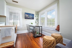 Interior - The Urban Sanctuary - Walkable Riverside w/ Bikes (Jacksonville)