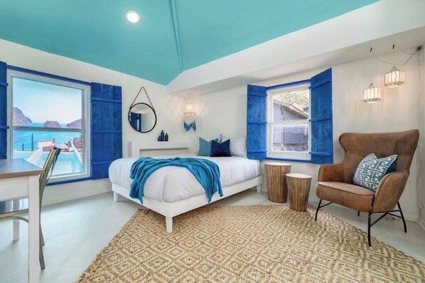 1 bedroom, desk, iron/ironing board, WiFi