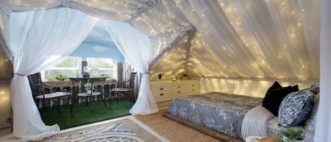 1 bedroom, desk, iron/ironing board, WiFi