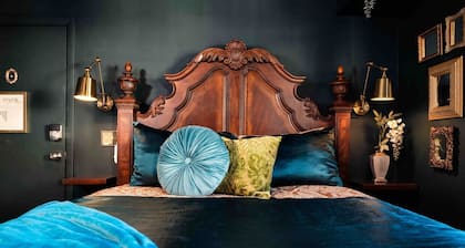 Enchanted Forest: a Magical Luxury Studio