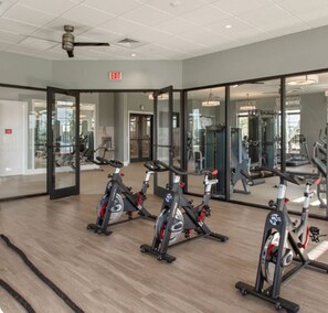 Fitness facility - Near Disney Beautiful Champions Retreat home, Private Pool Spa, BBQ, Game room (Four Corners)