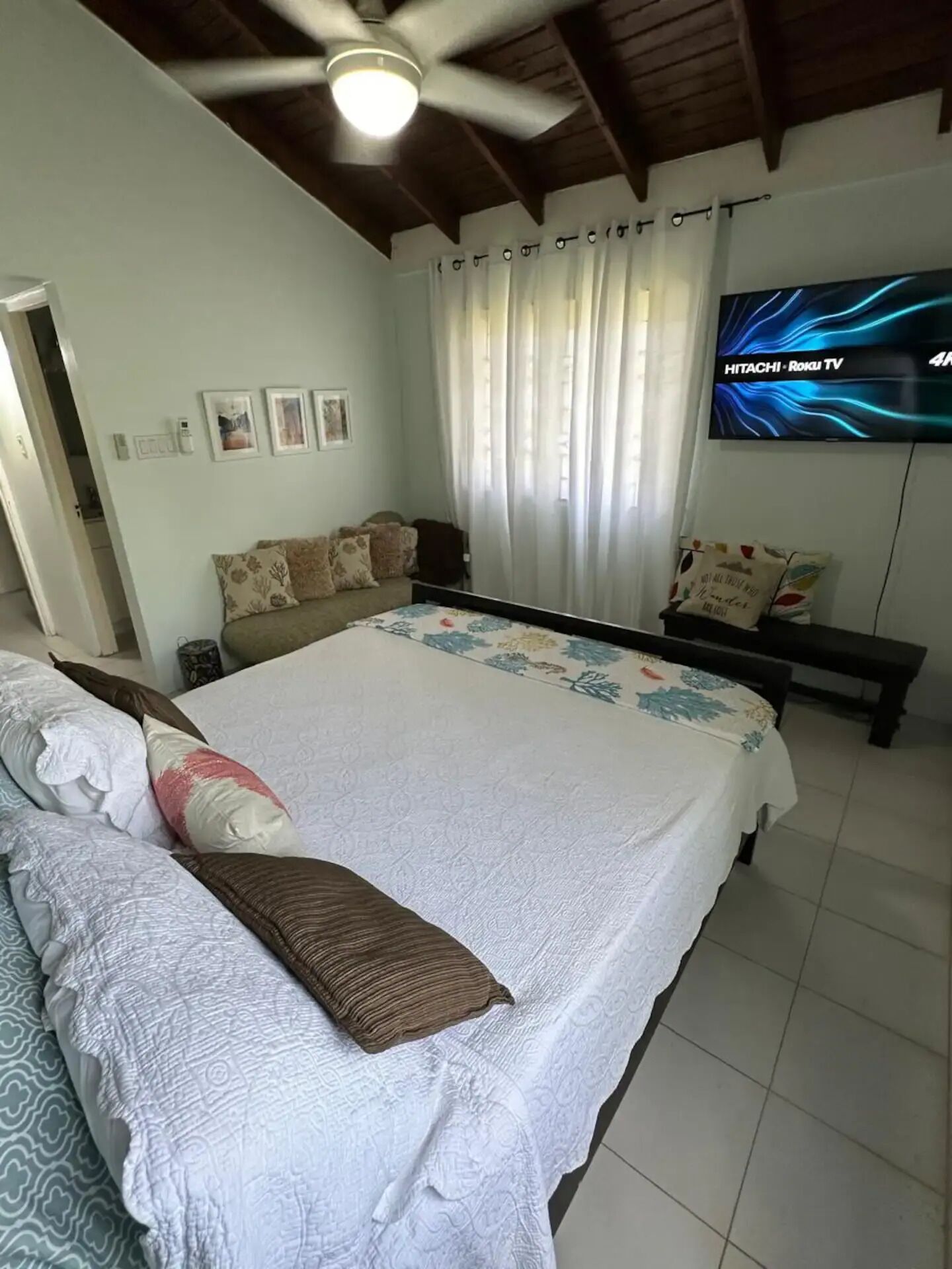 1 غرفة نوم وخزنة داخل الغرفة ومكواة/لوح كي وواي فاي مجانًا