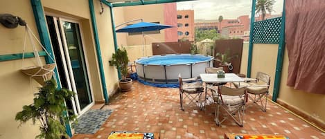 Family Apartment, City View | Teres/patio