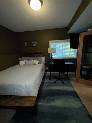 1 bedroom, iron/ironing board, WiFi, bed sheets
