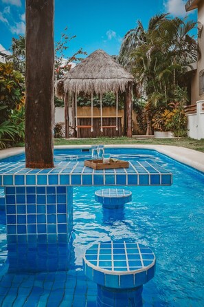 Outdoor pool - Casa La Buena Vida Villa steps from the beach with a Pool! +Bikes (Puerto Morelos)
