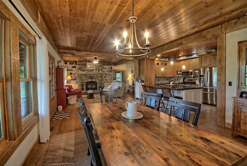 Charming 5-bedroom cabin just outside Hayward near OO, Tiger Cat,and Spider Lake
