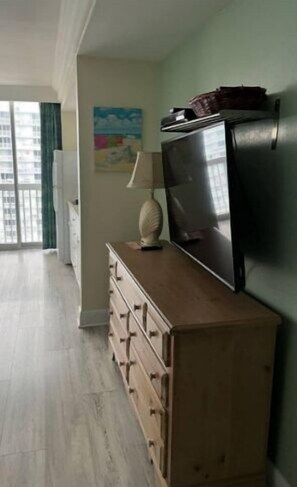 Interior - New ocean side studio with view

 (Daytona Beach)